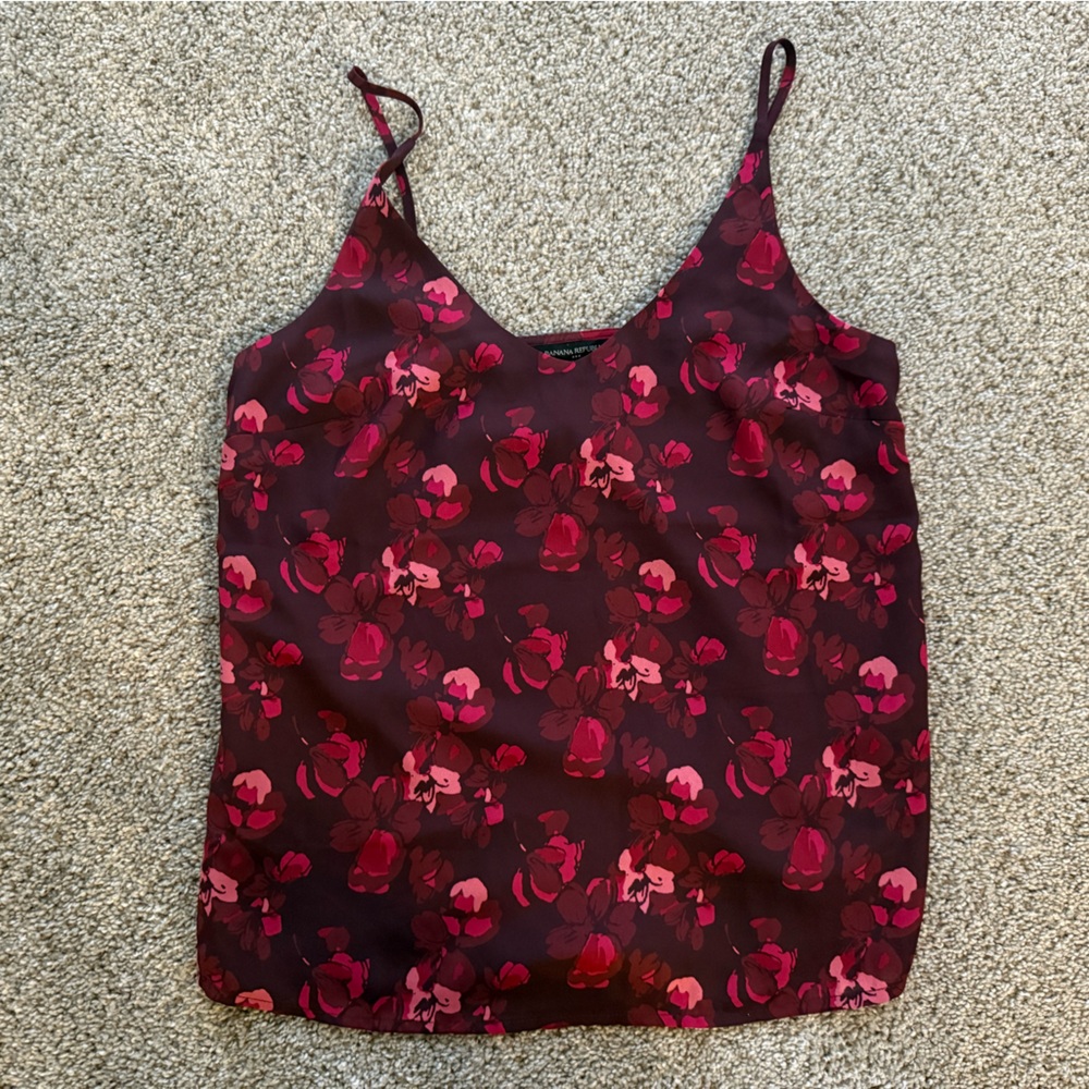 Banana Republic- blouse- pink flowers -size Xs - never worn
